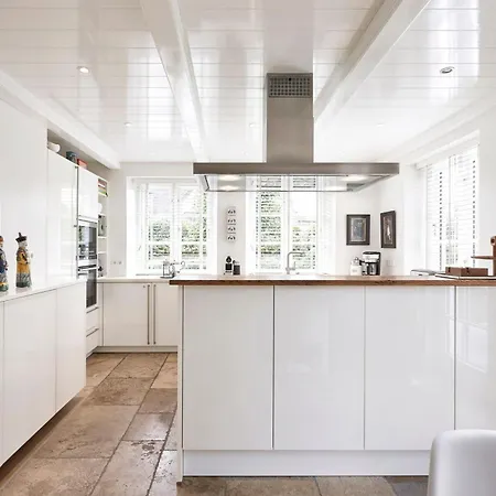 Holiday home Hues *